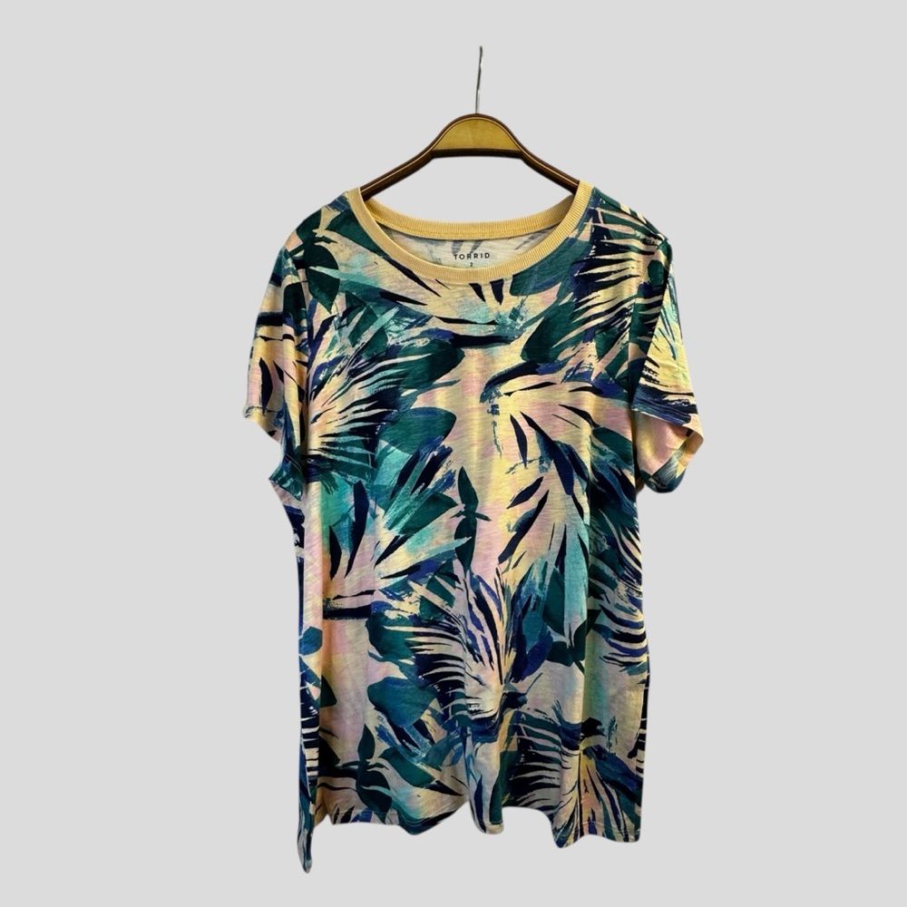 Torrid Women’s Tropical Palm Leaf Print Tee Peach Trim Top Plus Size 2X